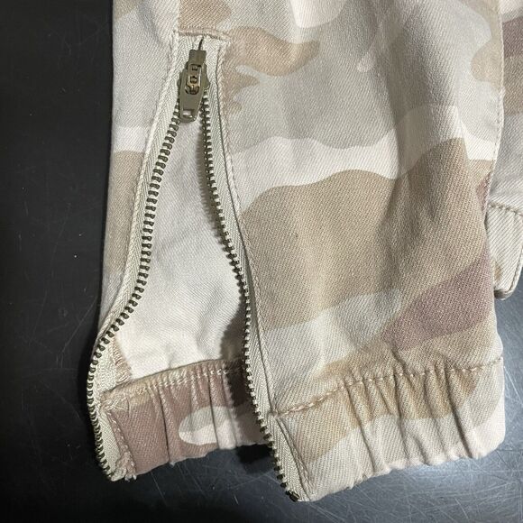 American Eagle Jogger Jeans Size 0R Beige Camo Denim Drawstring Zip Ankles - Picture 6 of 10